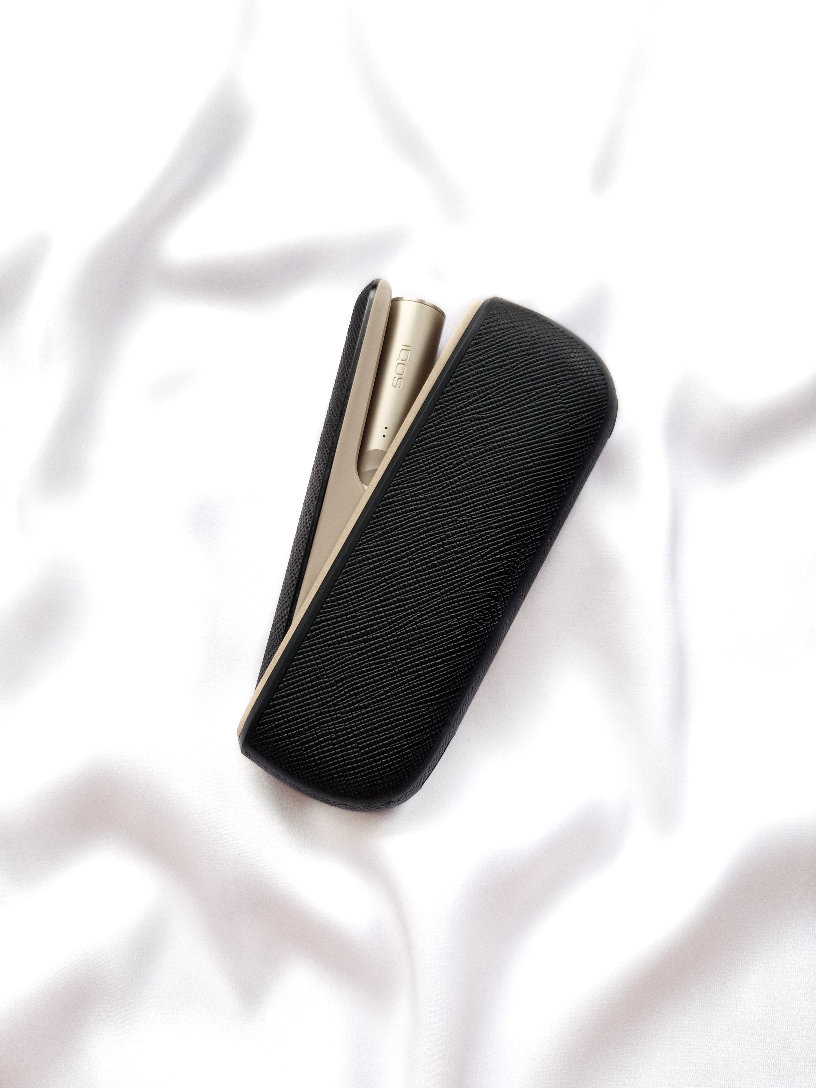 IQOS Iluma Case "Elegant Black" - Do.Dreamss - Handmade Luxury Jewelry for Good Luck and Protection