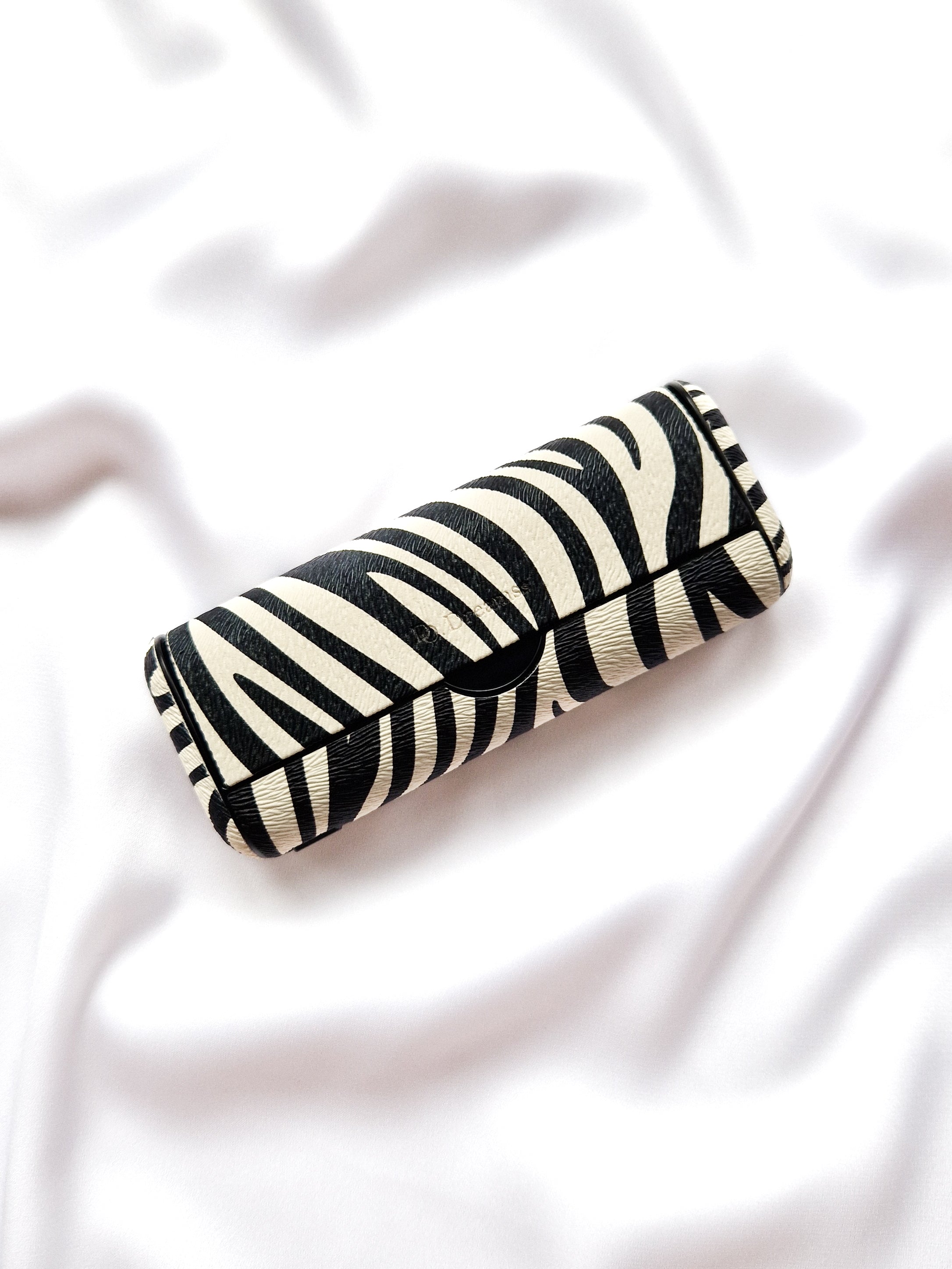 IQOS Iluma Prime Case "Zebra" - Do.Dreamss - Handmade Luxury Jewelry for Good Luck and Protection