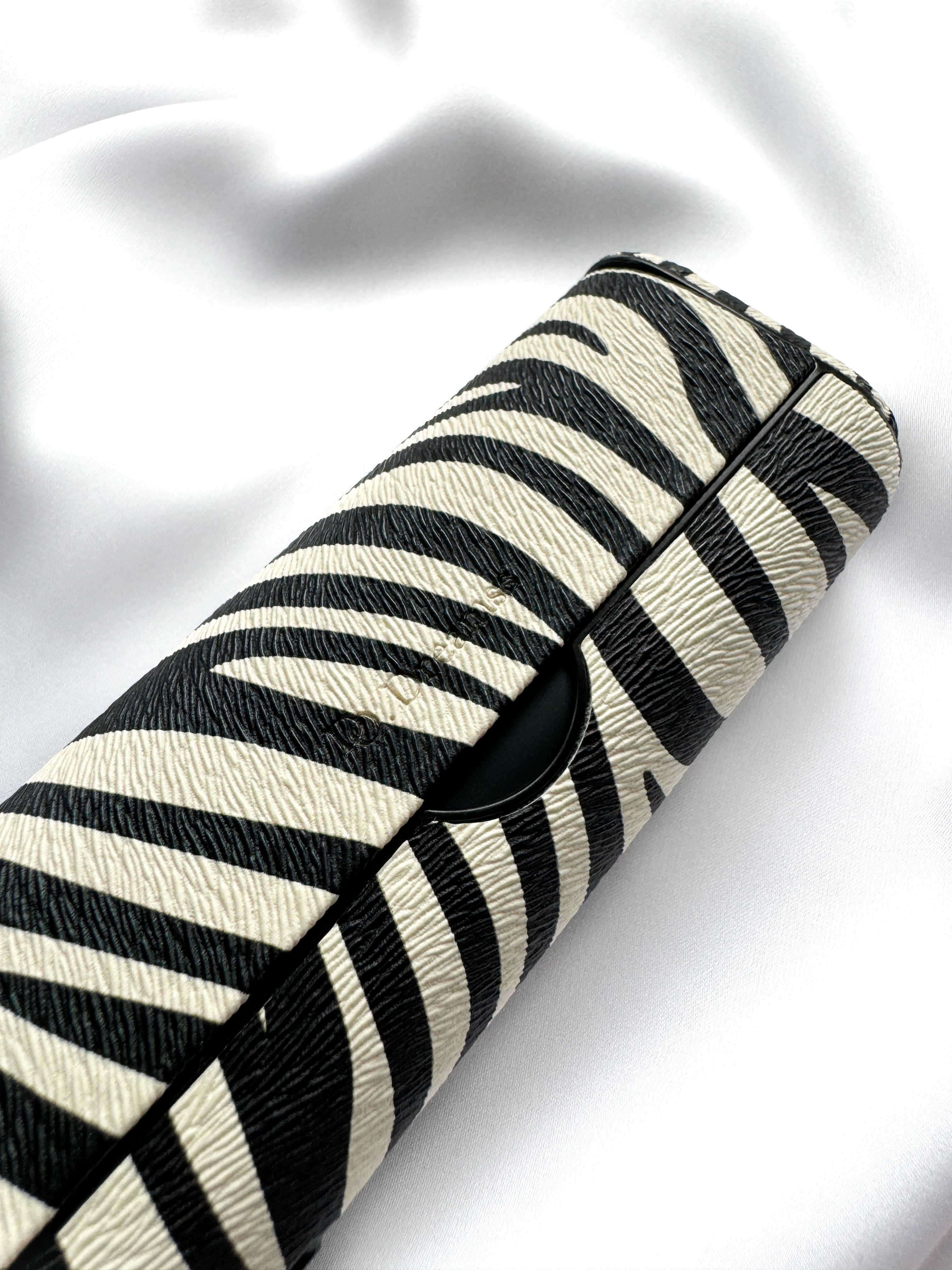 IQOS Iluma Prime Case "Zebra" - Do.Dreamss - Handmade Luxury Jewelry for Good Luck and Protection